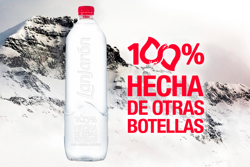 Botella de agua sin etiqueta de Amcor y Danone reduce huella de carbono en  un 21 %